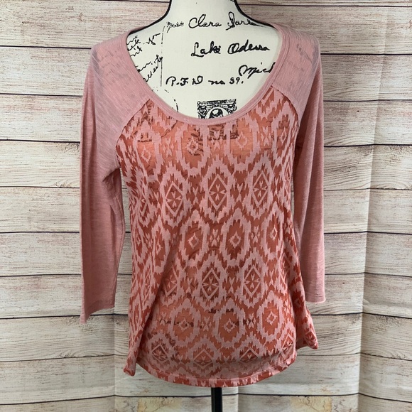 Maurices Tops - Maurice Pink Lace 3/4 Sleeve Crew Neck